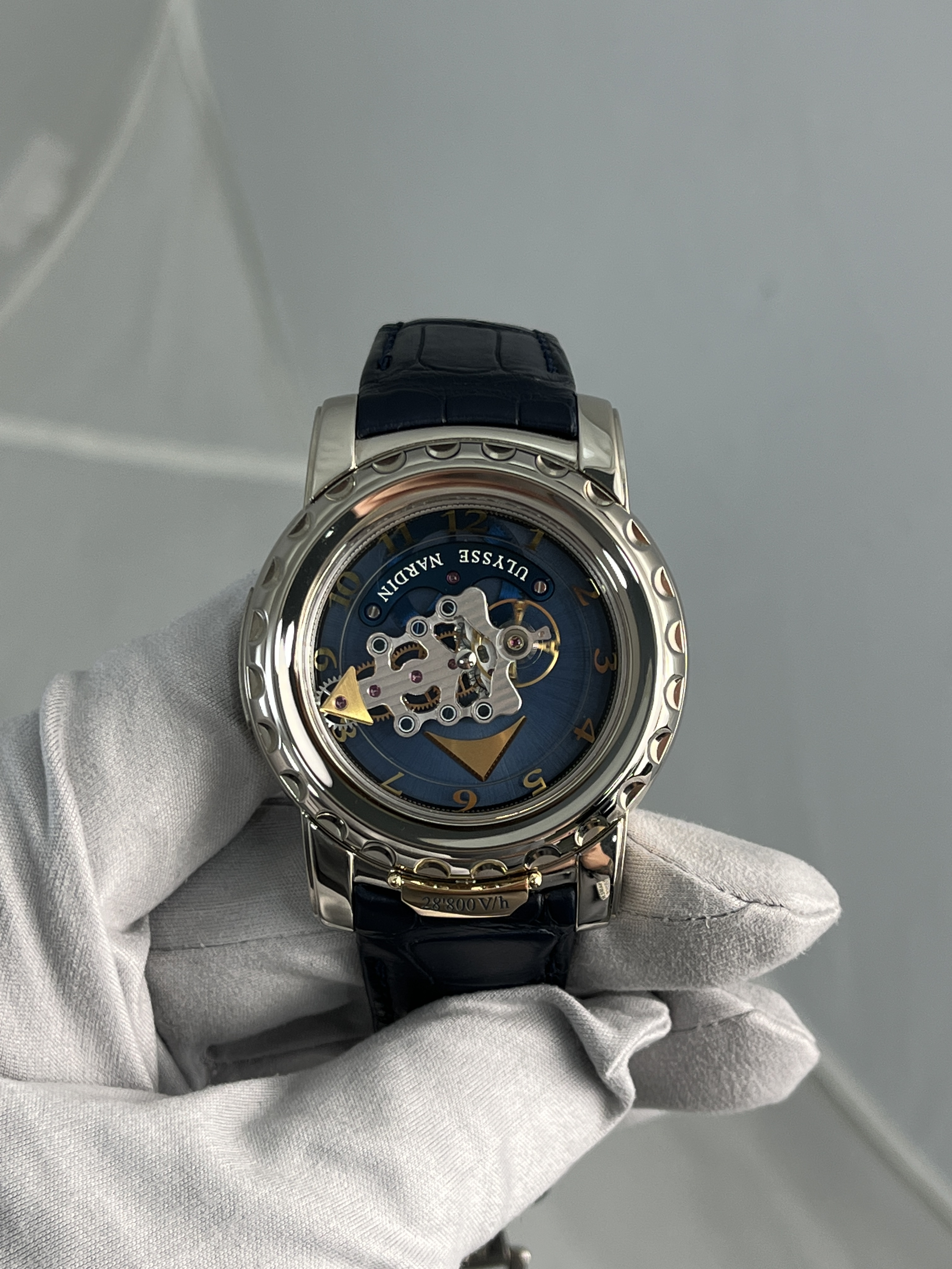 Freak Tourbillon White Gold