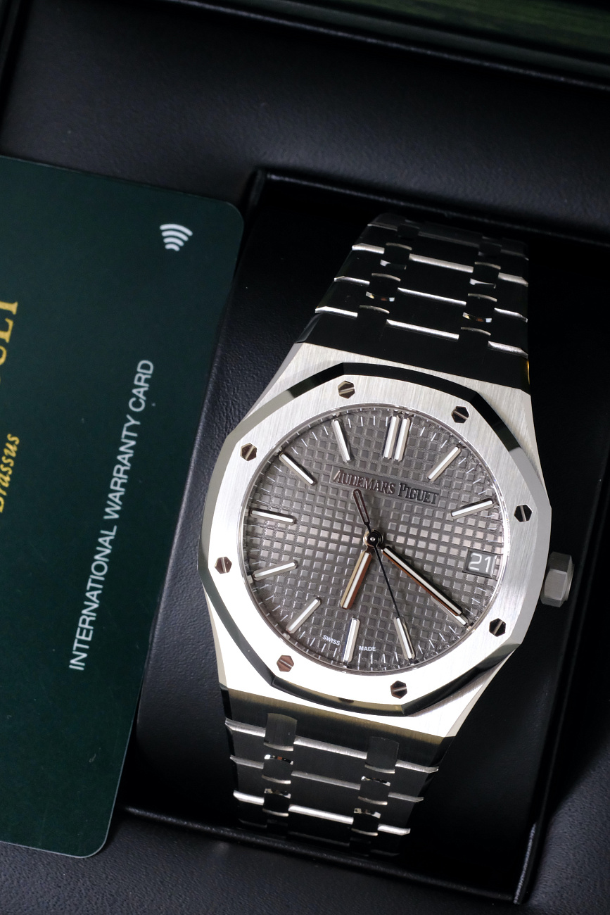 Audemars Piguet в наличии в Москве в &quot;Мануфактуре&quot;! 