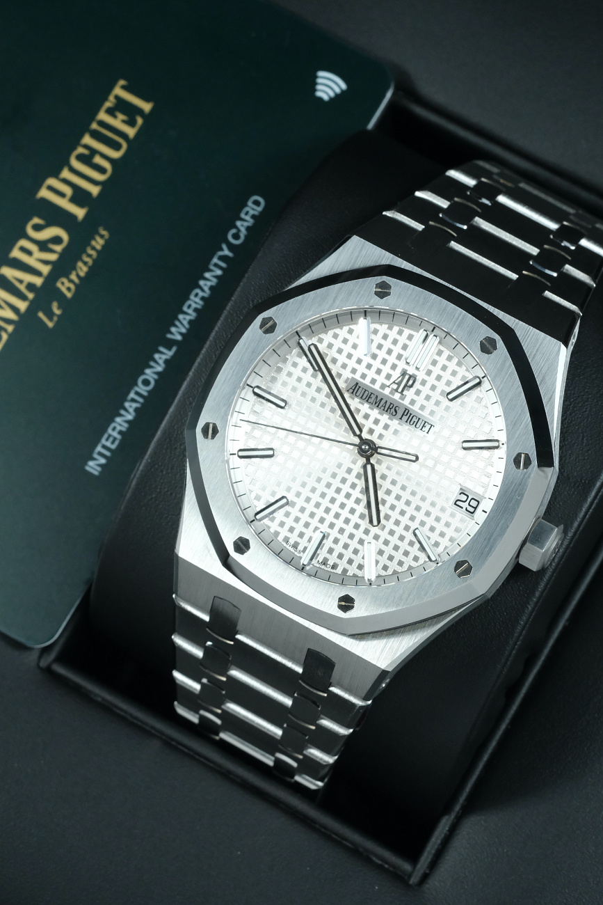 Audemars Piguet в наличии в Москве в &quot;Мануфактуре&quot;! 