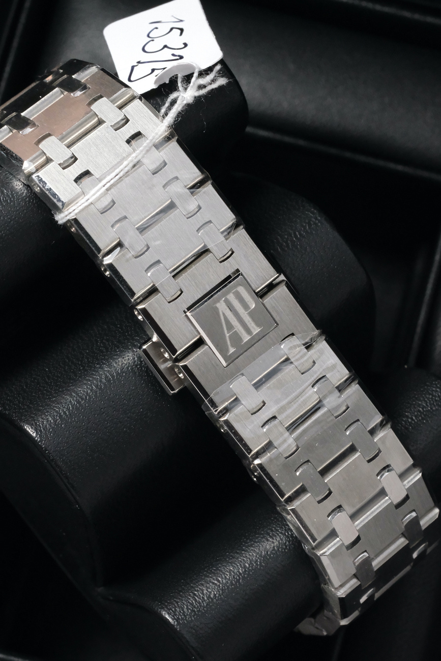 Audemars Piguet в наличии в Москве в &quot;Мануфактуре&quot;! 