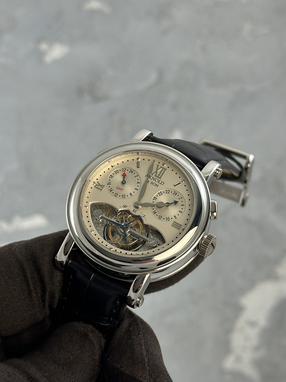 Arnold & Son в наличии в Москве в &quot;Мануфактуре&quot;! 