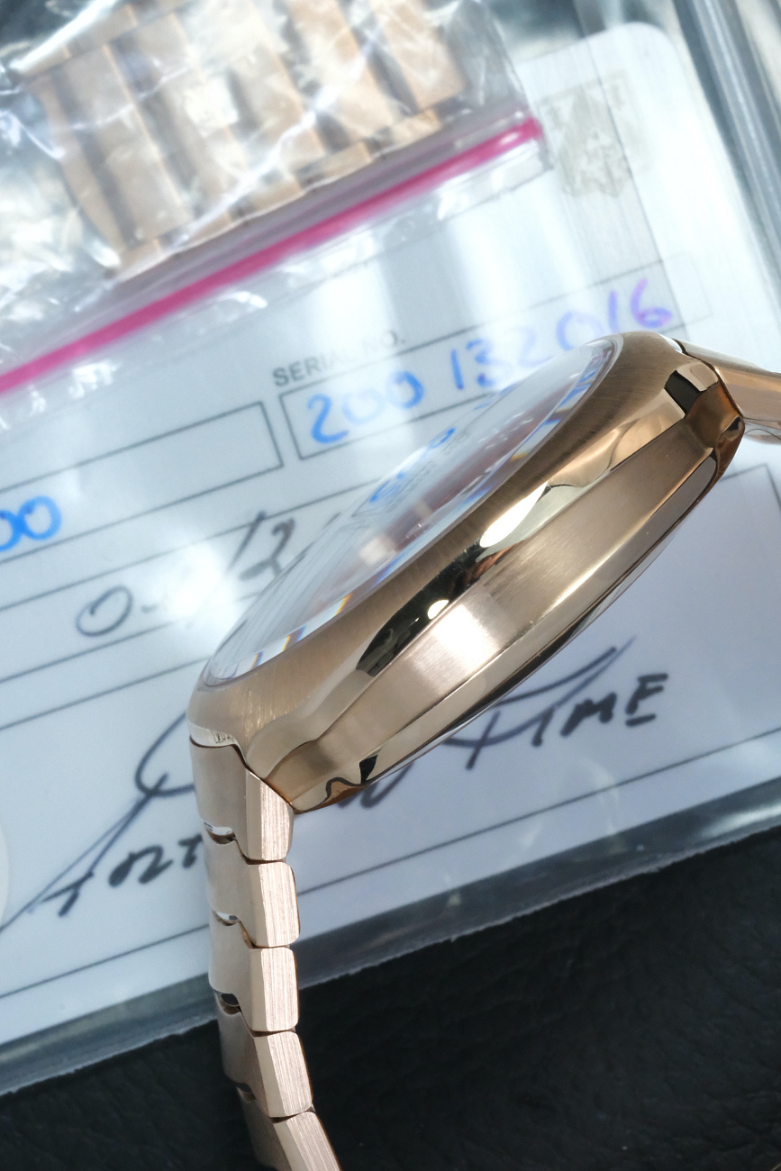 H. Moser & Cie в наличии в Москве в &quot;Мануфактуре&quot;! 