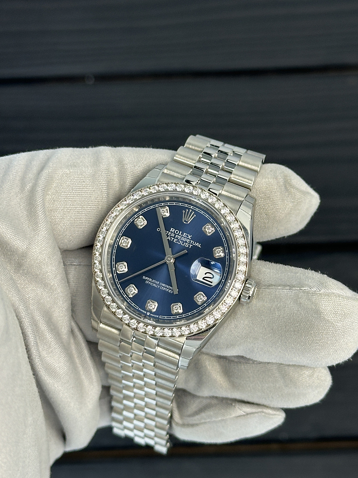 Rolex OYSTER PERPETUAL DATEJUST 36 Diamonds Bezel Blue Dial 126284RBR