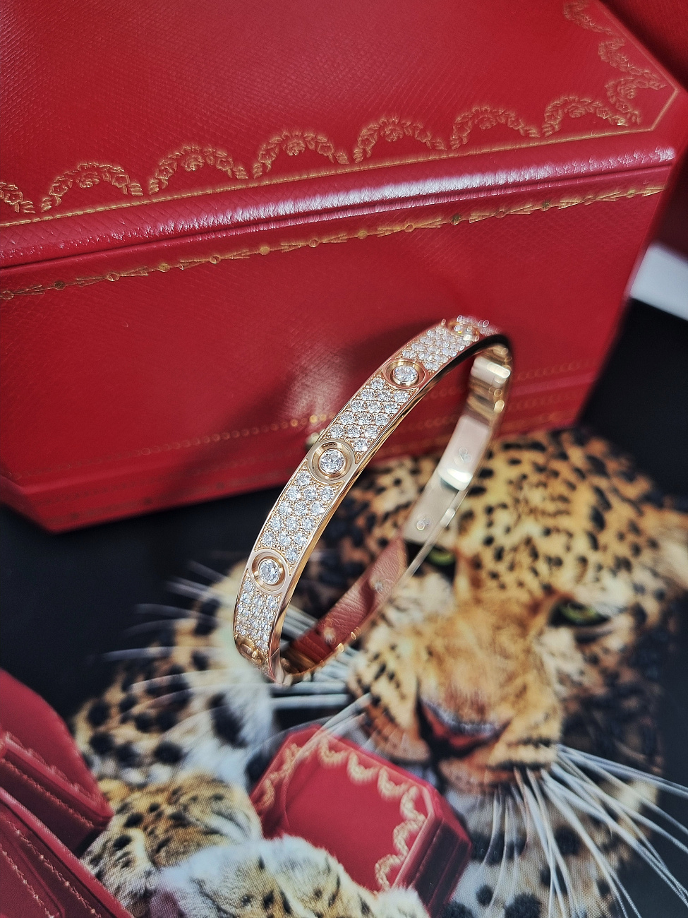 Cartier в наличии в Москве в &quot;Мануфактуре&quot;! 