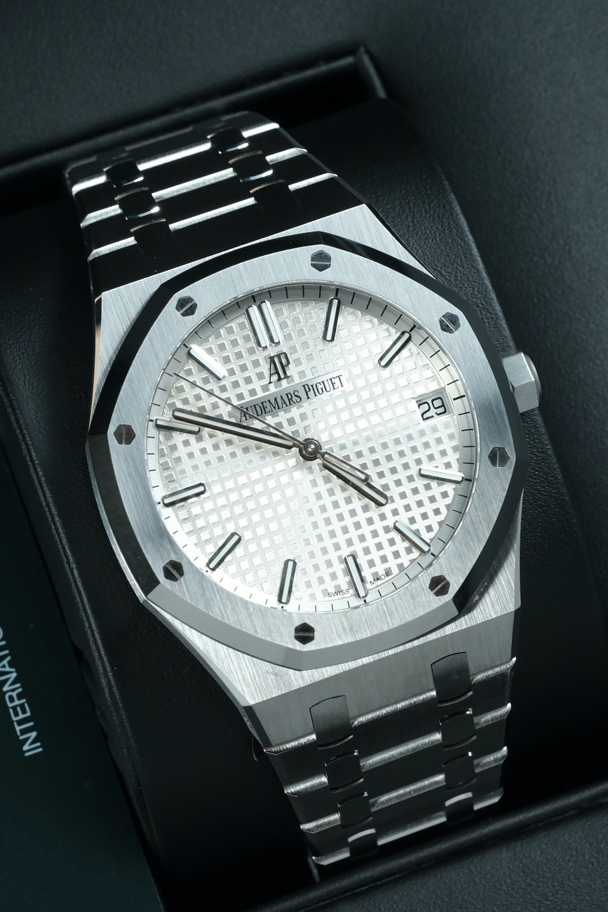 Audemars Piguet в наличии в Москве в &quot;Мануфактуре&quot;! 