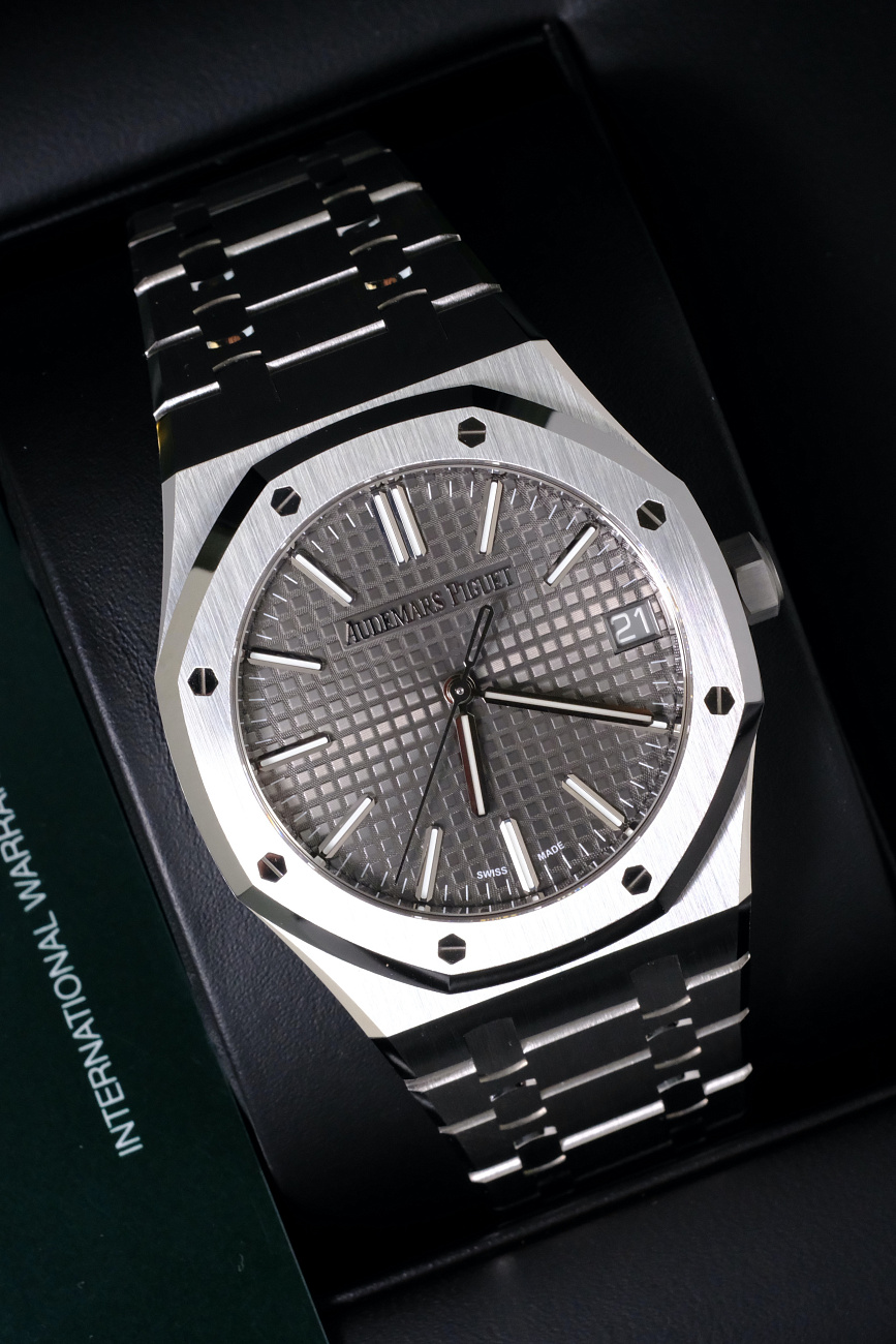 Audemars Piguet в наличии в Москве в &quot;Мануфактуре&quot;! 